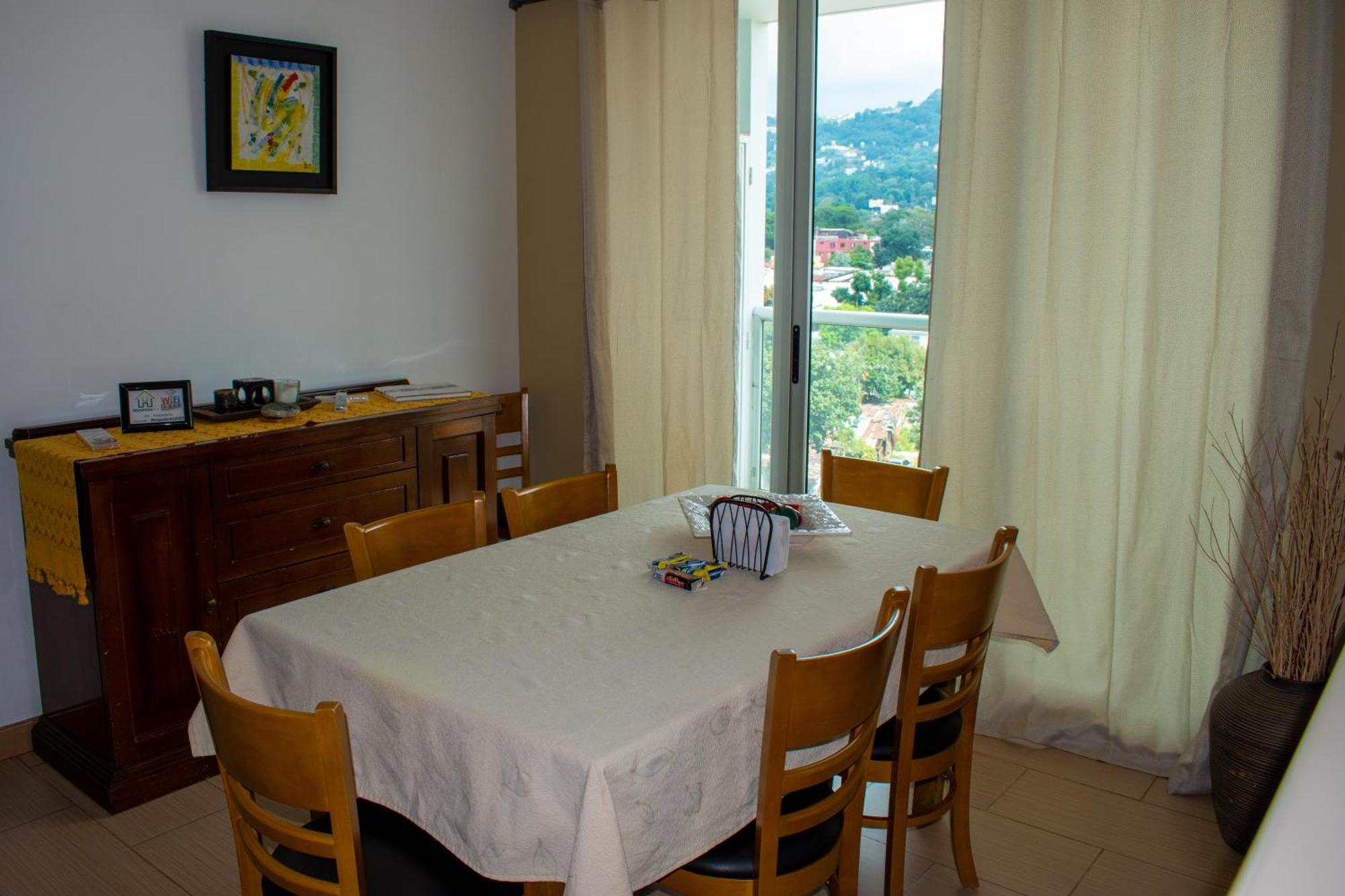 2 Rooms, 1 King Size Bed, 64" Smart Hdtv Guatemala City ภายนอก รูปภาพ