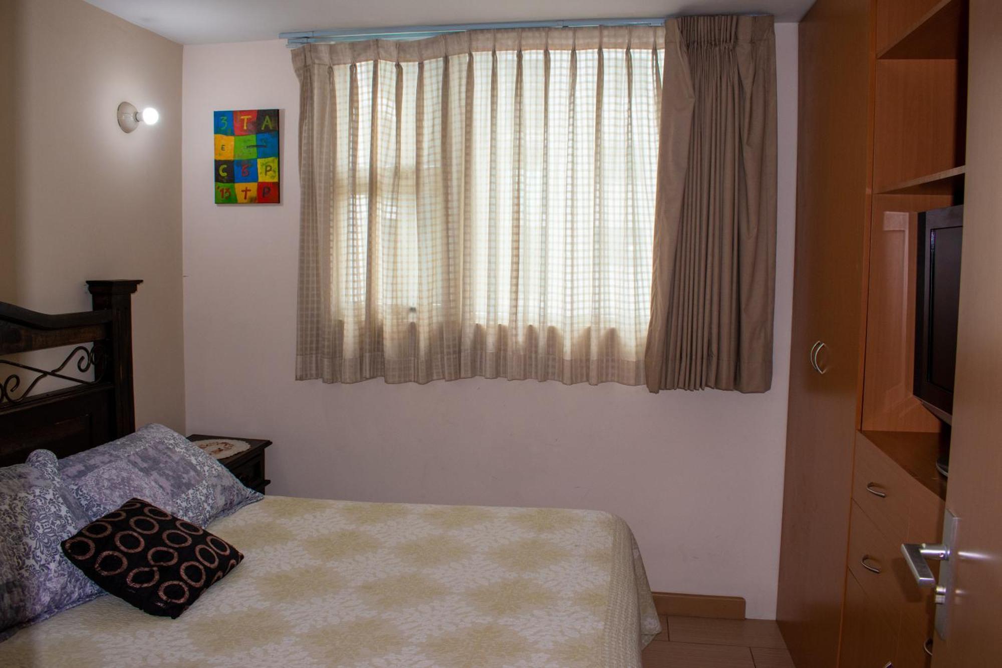 2 Rooms, 1 King Size Bed, 64" Smart Hdtv Guatemala City ภายนอก รูปภาพ