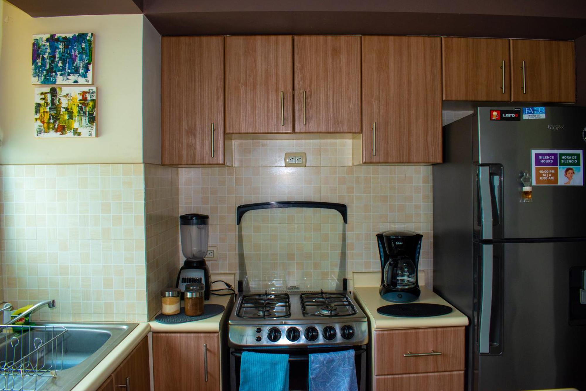2 Rooms, 1 King Size Bed, 64" Smart Hdtv Guatemala City ภายนอก รูปภาพ